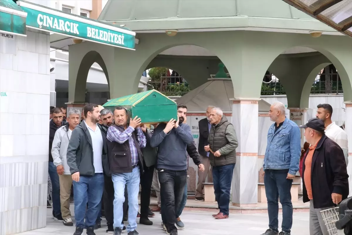 Antalya\'da Bıçaklanma: Tolga Taşkınel Toprağa Verildi