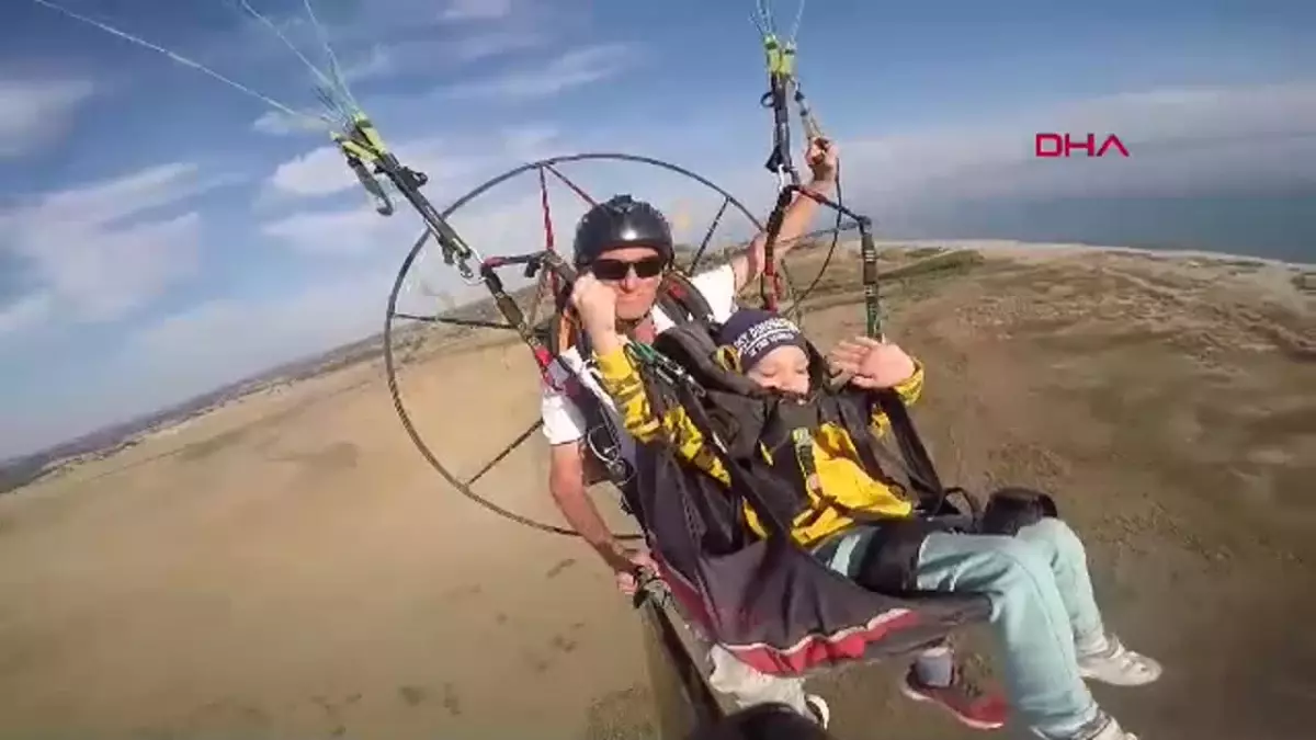 Minik Eren Paramotorda Uyuyakaldı