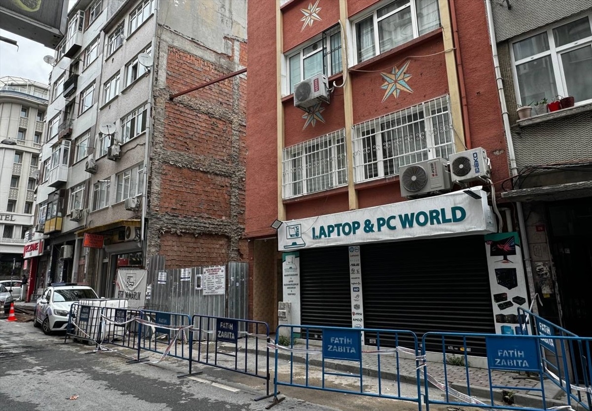 İnşaat Kazısı 5 Katlı Binasını Boşaltmaya Zorladı