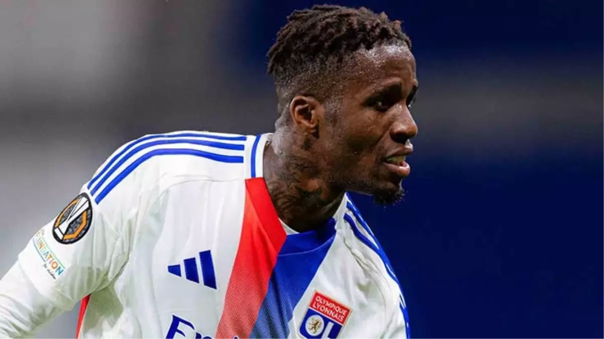 Lyon\'da Wilfried Zaha krizi! 1 ayda istenmeyen adam oldu