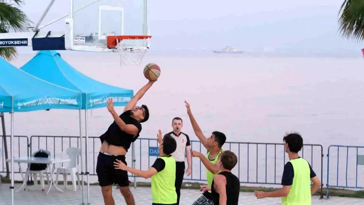 Kocaeli\'de Kardeş Pası Sokak Basketbolu Şampiyonası Gerçekleşti