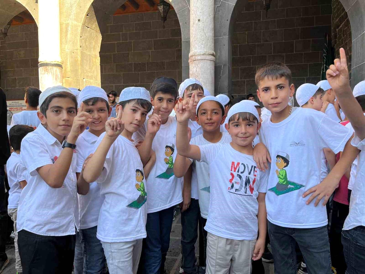 Diyarbakır\'da Namaz Etkinliği