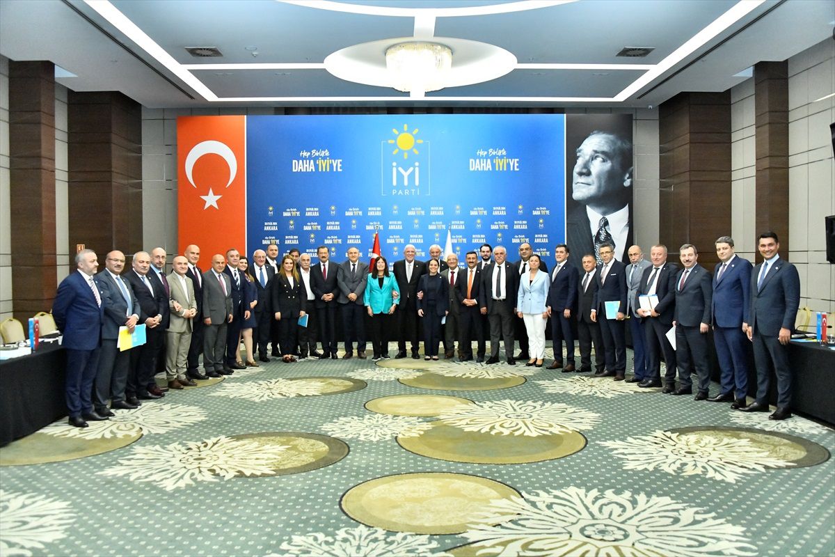 Dervişoğlu\'ndan Başkanlık Divanı Toplantısı