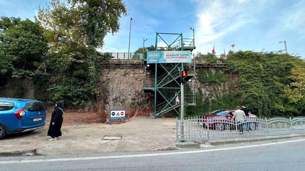 İzmit Tren Garı\'na Asansör Yapımına Başlandı