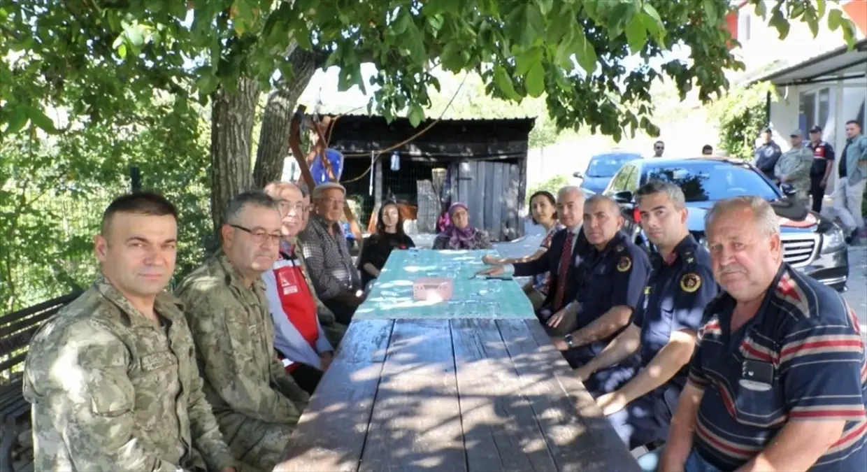 Vali Uğur Turan\'dan Sabah Namazı ve Şehit Ailesi Ziyareti