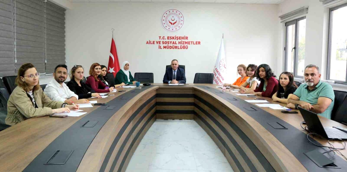 Eskişehir\'de Aile Odaklı Hizmet Toplantısı
