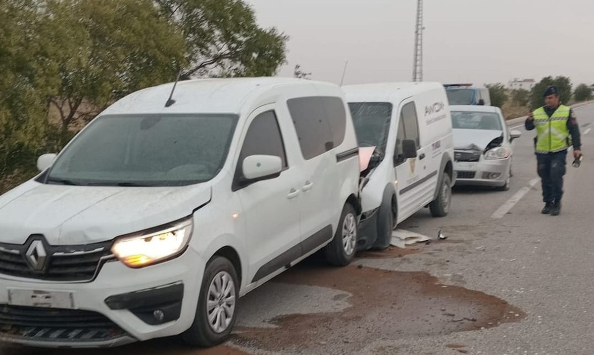 Konya\'da Kum Fırtınası Zincirleme Kazaya Yol Açtı