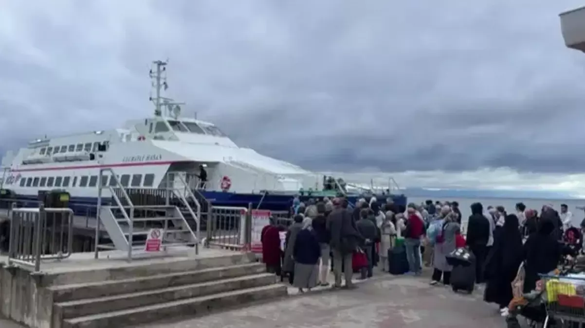 Marmara\'da fırtına hayatı olumsuz etkiledi! Deniz ulaşımında aksamalar meydana geldi