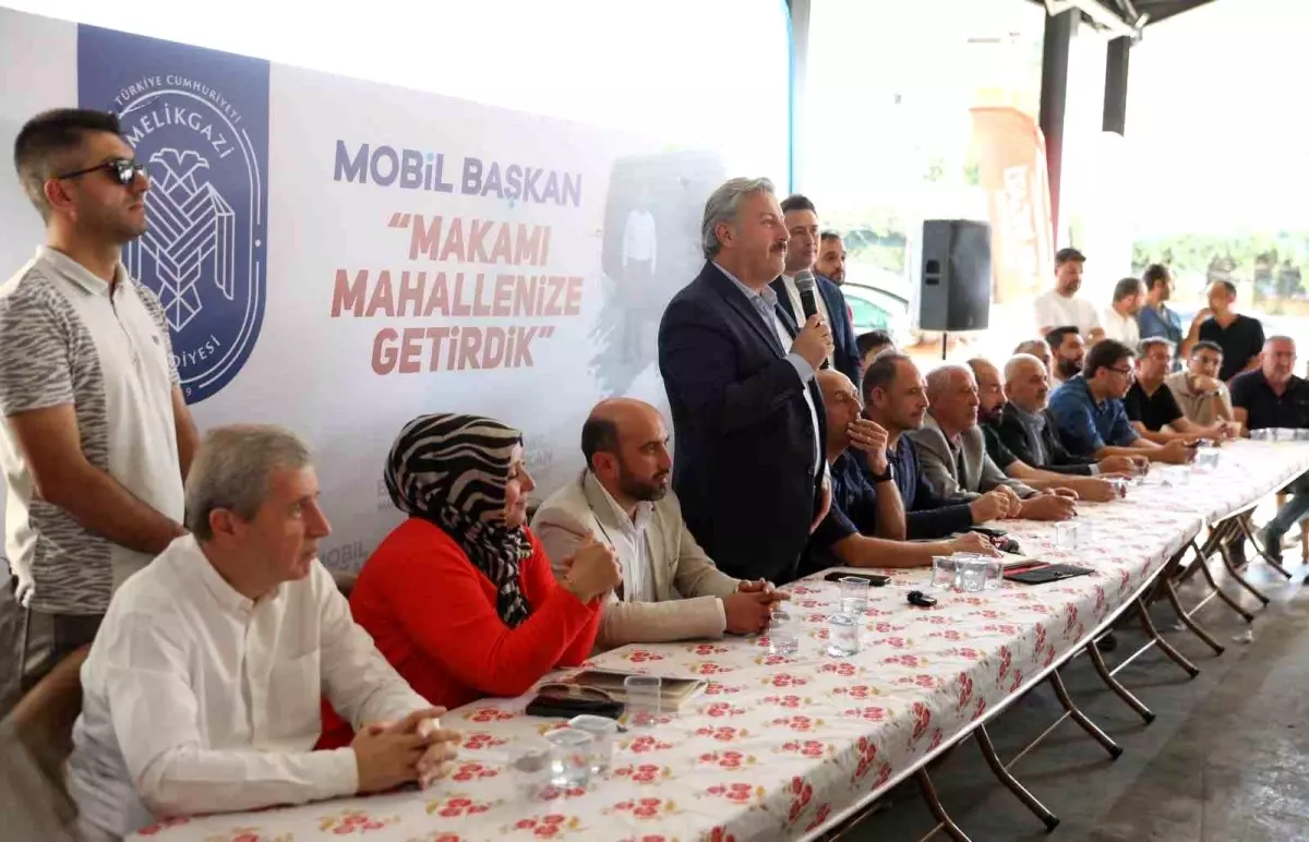 Mobil Başkan Selçuklu Mahallesi\'nde Vatandaşlarla Buluştu