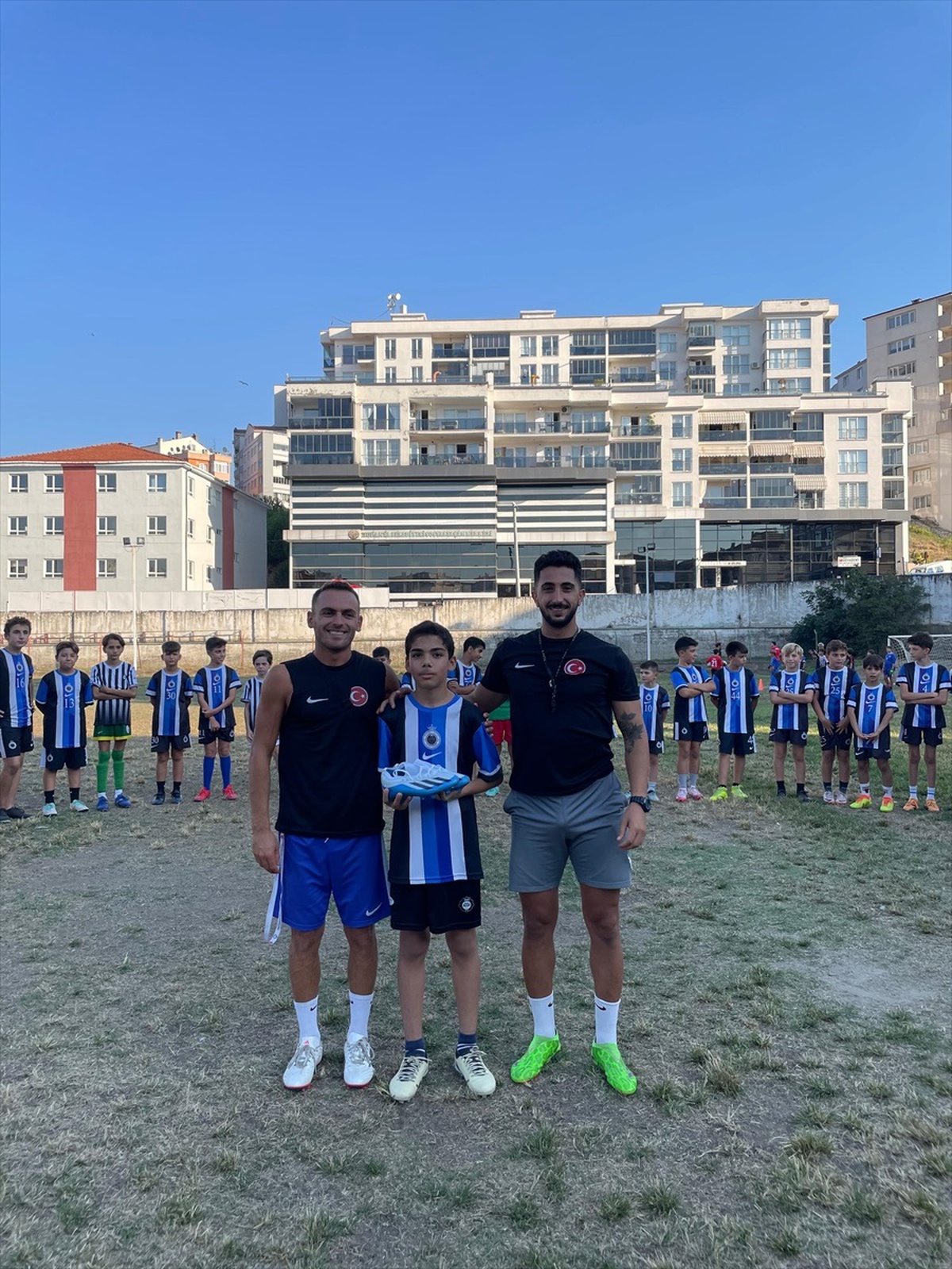 Mudanya\'da Futbol Akademisi Öğrencilerine Ödül