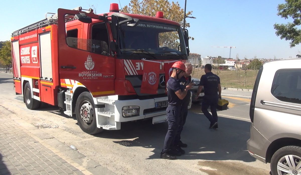 Silivri\'de İtfaiye Yavru Kediyi Kurtardı
