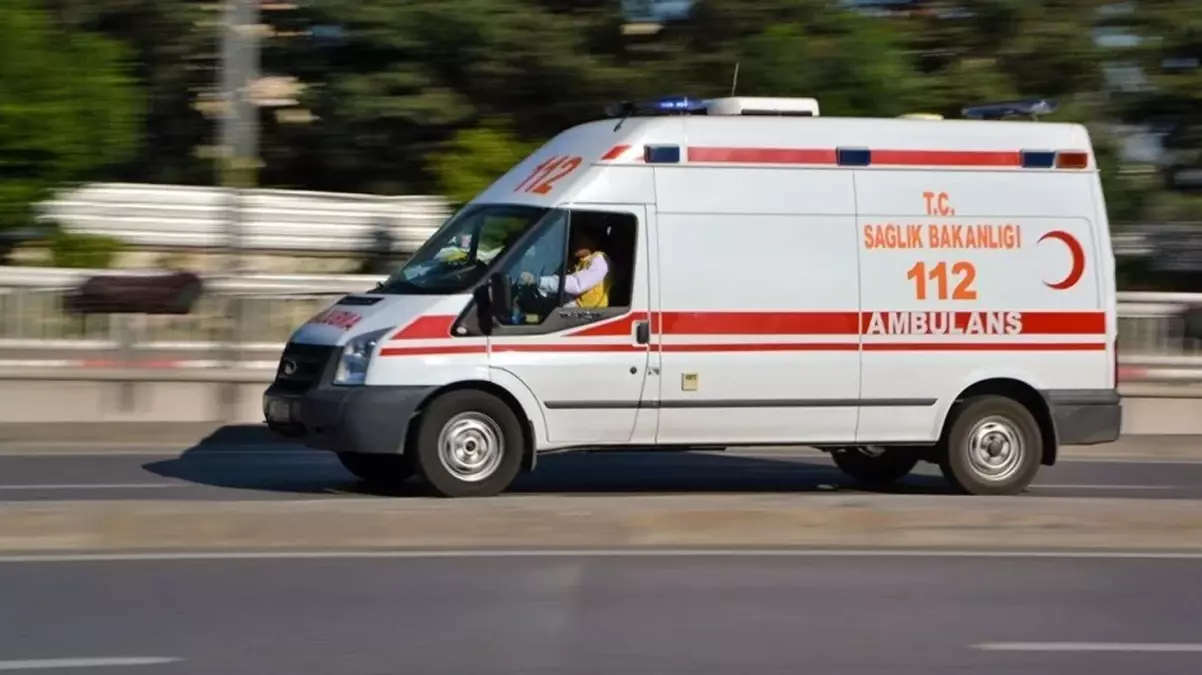 Hasta taşıyan ambulansı kaçırdı