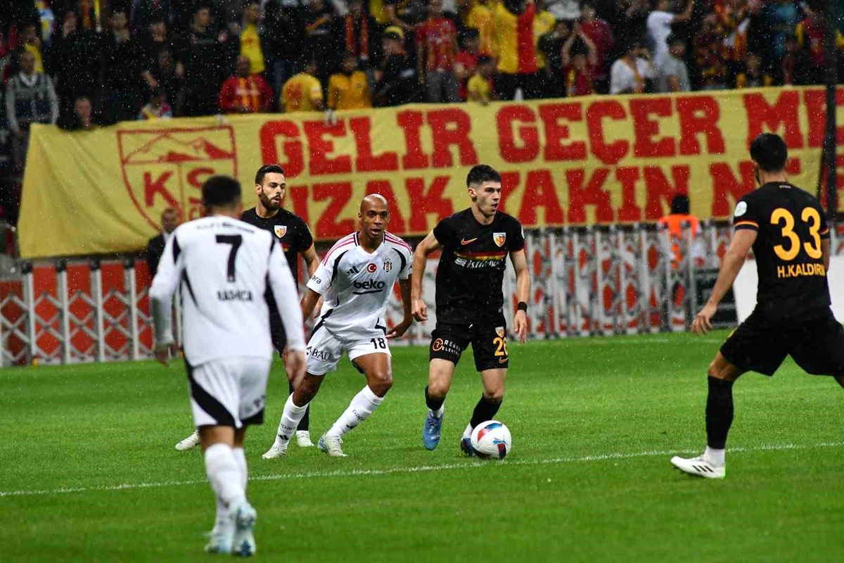 Kayserispor-Beşiktaş Maçı Golsüz Başladı