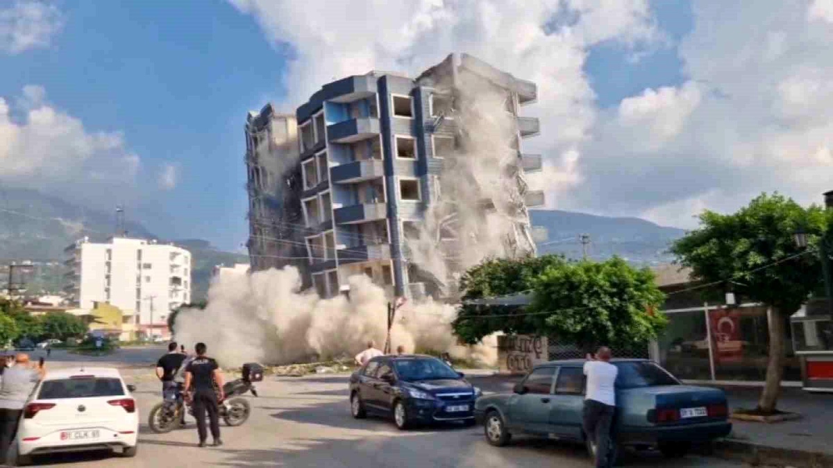 Hatay\'da Yıkım Panik Yarattı
