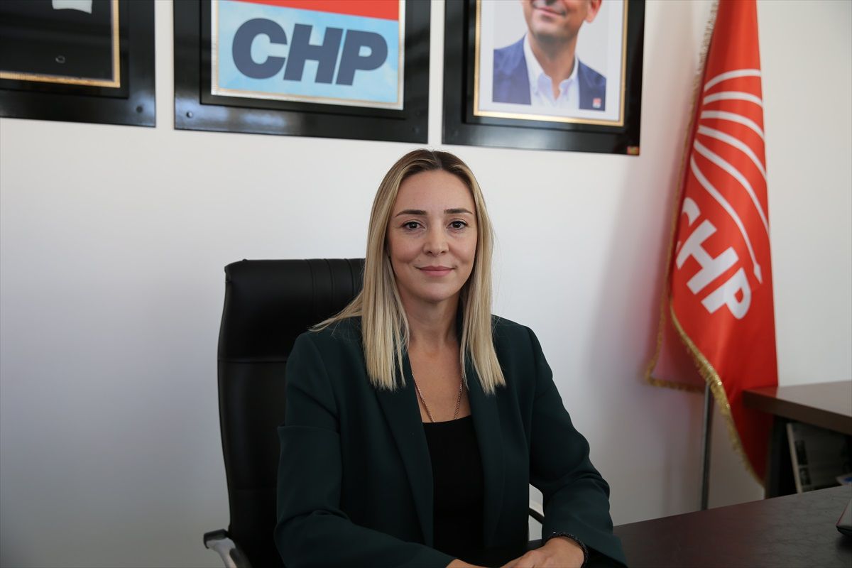 Ediz Ün\'ün CHP İstifası Değerlendiriliyor