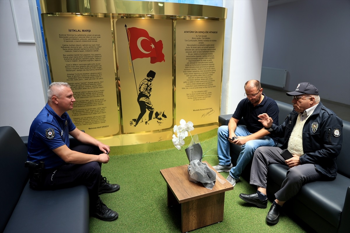 Yaşlılar Günü\'nde Mesleklerine Döndüler
