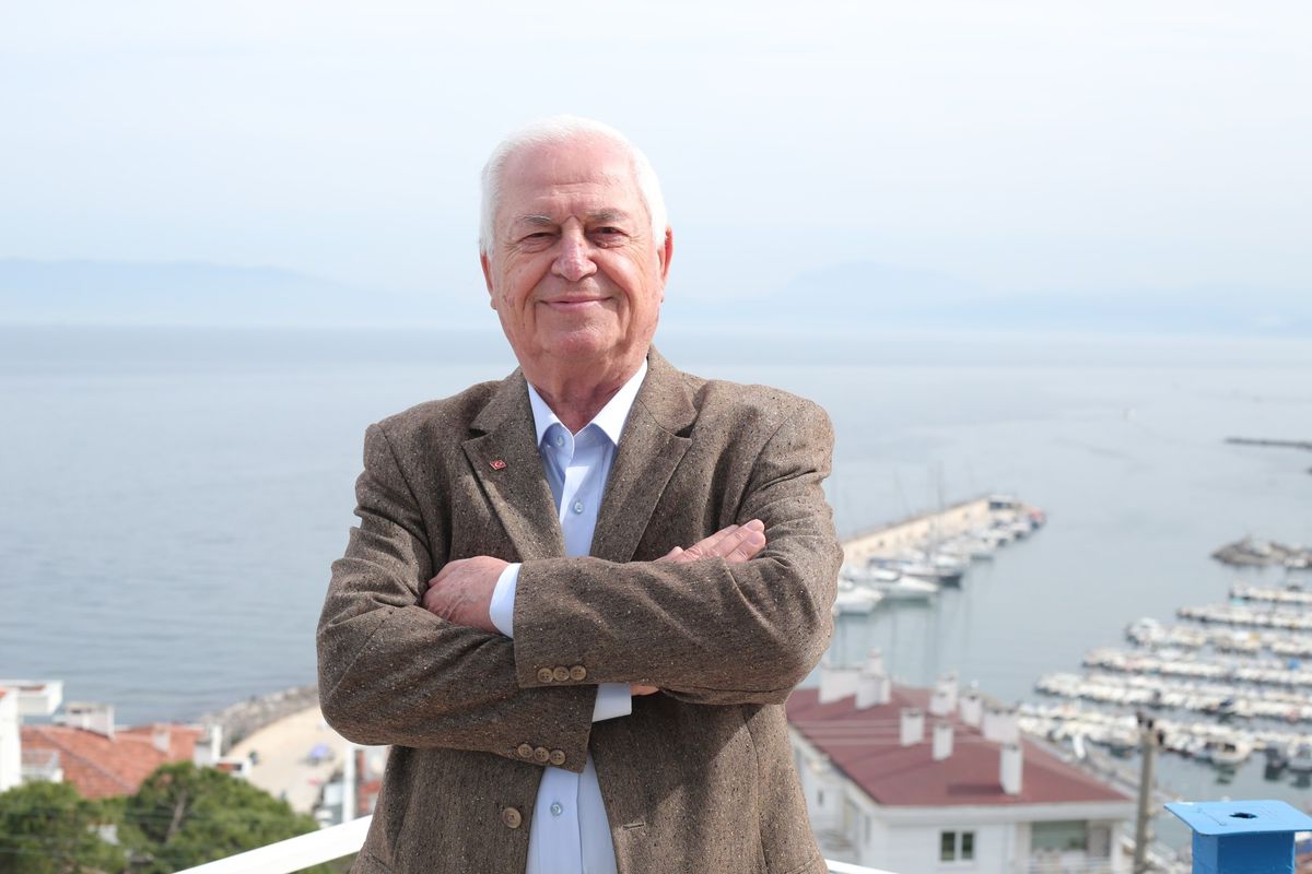 Mudanya\'da trafik kazası: Uğur Demirhisar ağır yaralandı