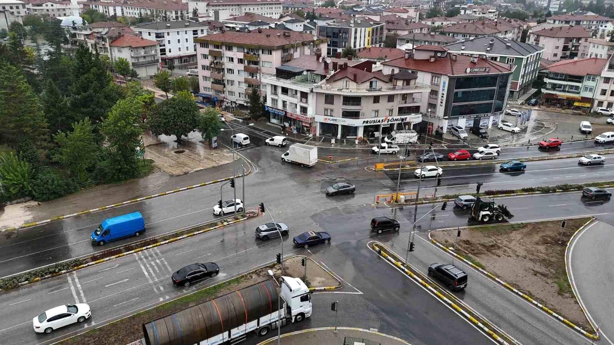 Fiskobirlik Kavşağı Kısmen Trafiğe Açıldı