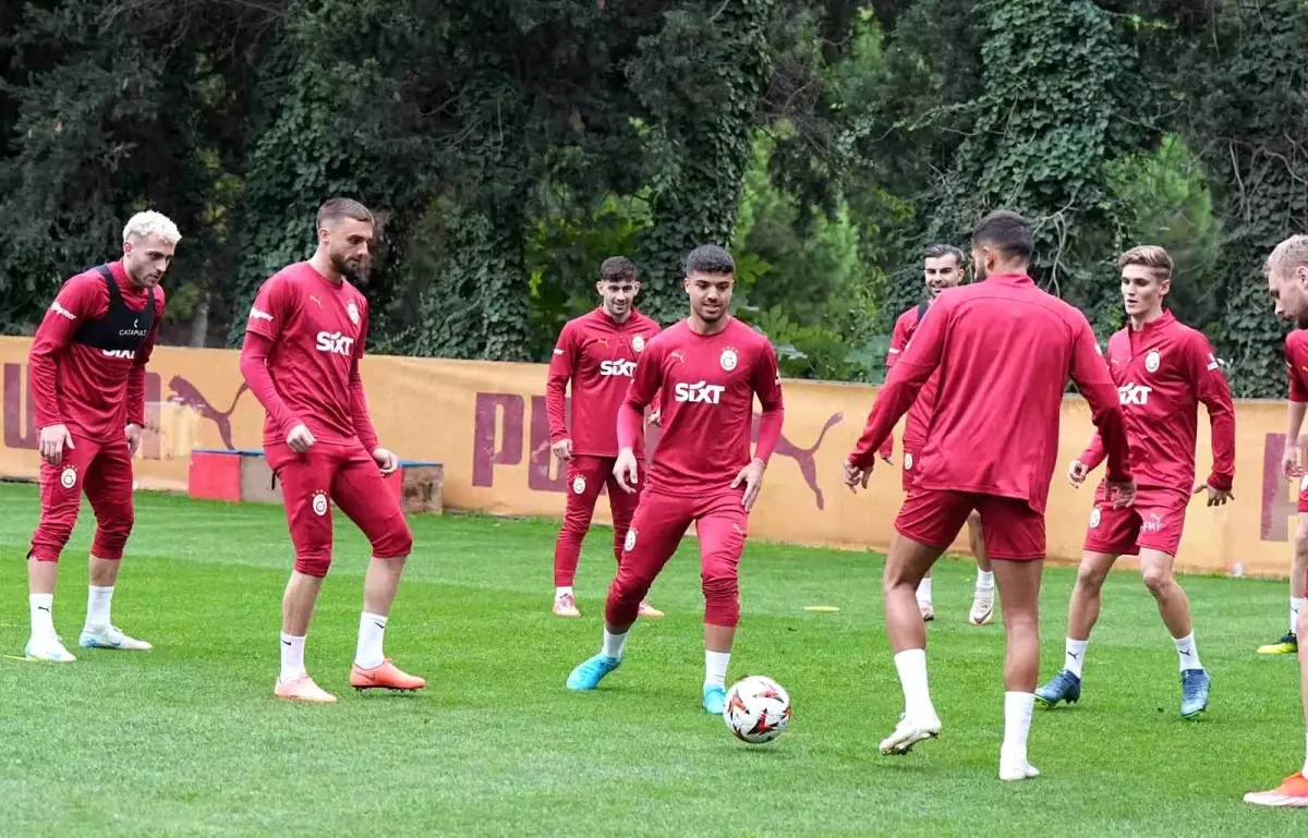 Galatasaray RFS Maçına Hazırlanıyor