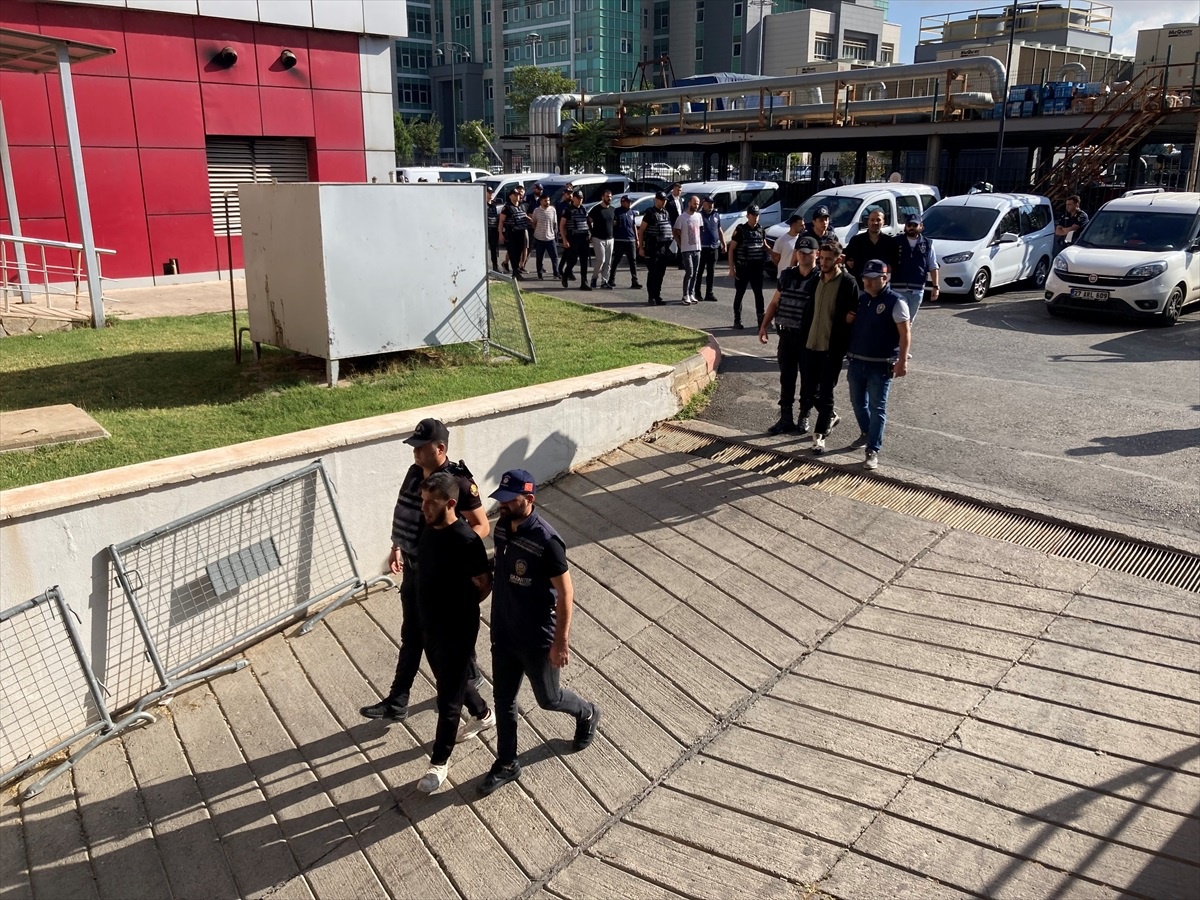 Gaziantep\'te Silahlı Şüphelilere Operasyon
