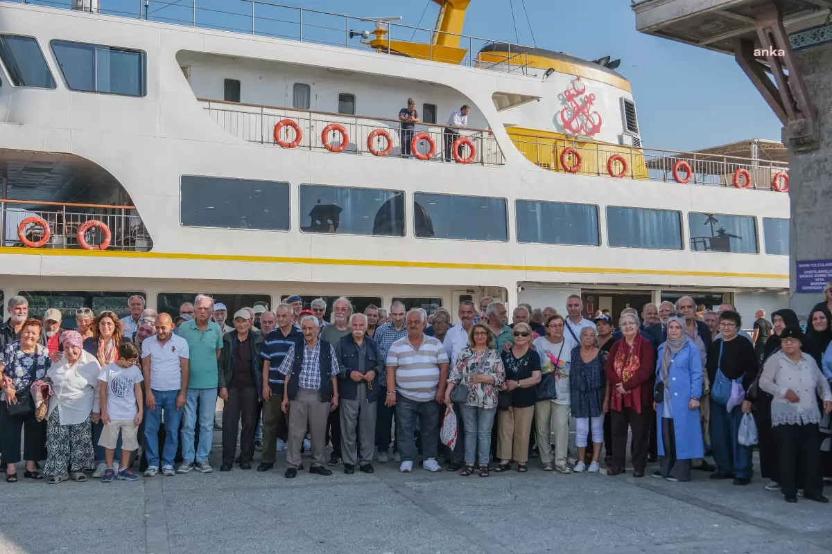 İBB, Dünya Yaşlılar Günü\'nde Darülaceze Sakinlerine Boğaz Turu Düzenledi