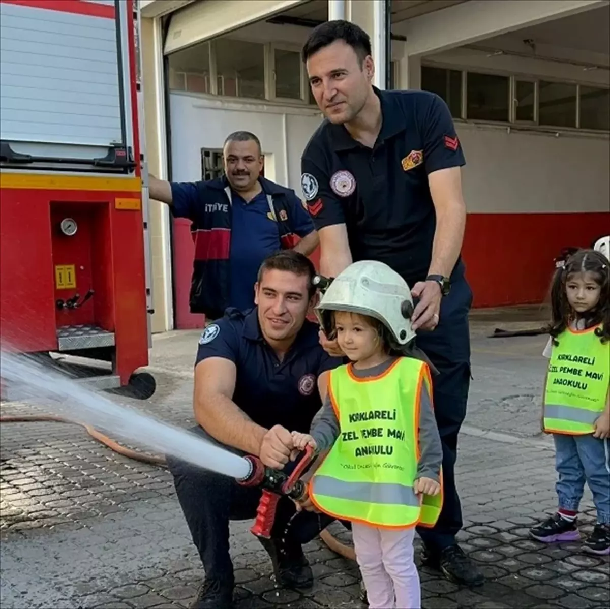 Anaokulu Öğrencilerinden İtfaiye Ziyareti