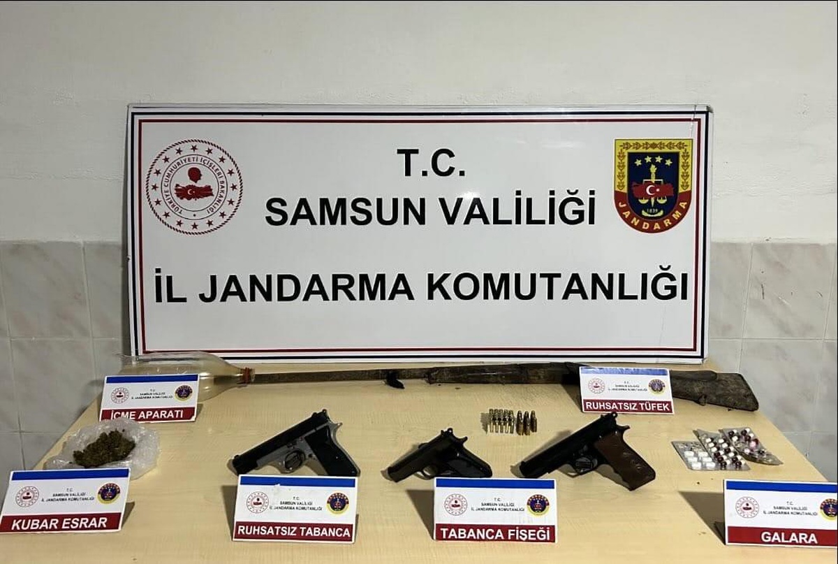 Bafra\'da Uyuşturucu ve Silah Kaçakçılığına Operasyon