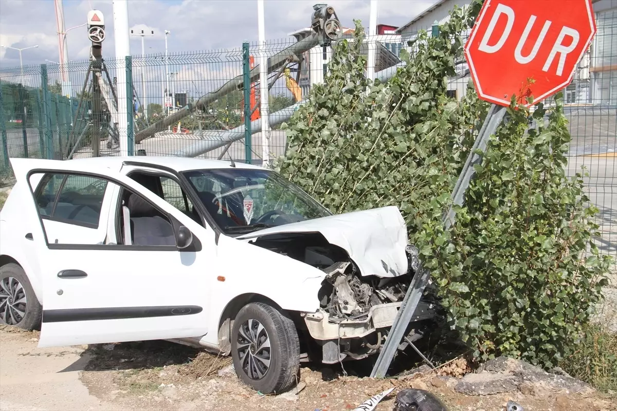 Beyşehir\'de Trafik Kazası: 3 Yaralı