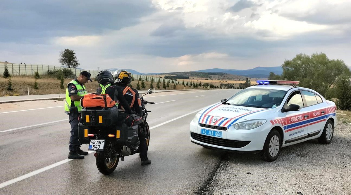 Kütahya\'da Motosiklet Denetimi: 14 Sürücüye Ceza