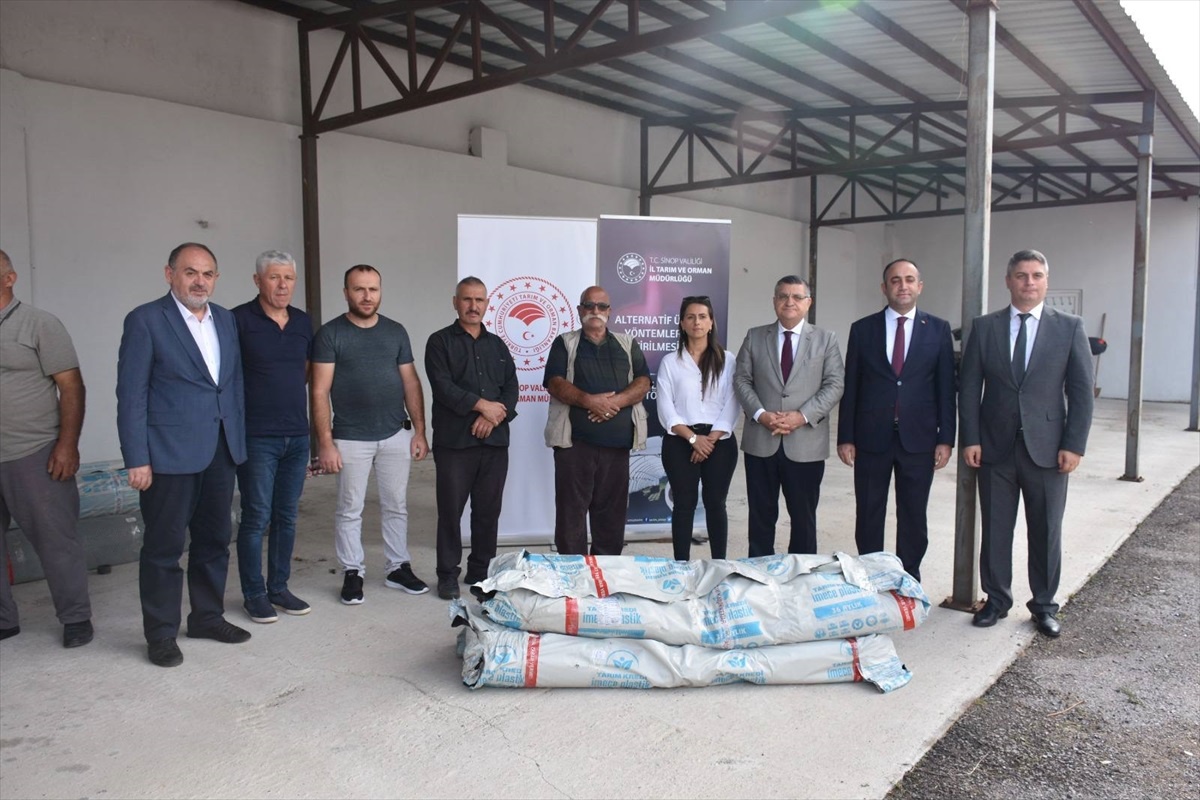Sinop\'ta Üreticilere Sera Naylonu Desteği