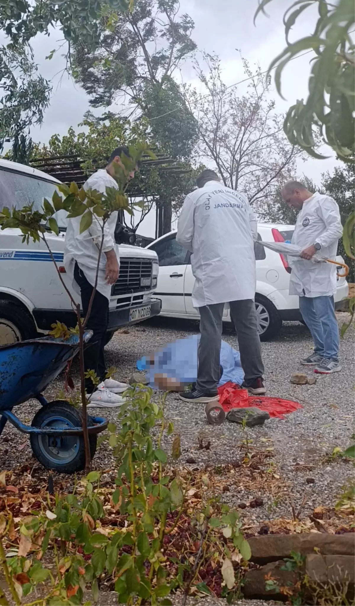 Manavgat\'ta Çift Cinayeti: Koca Eşini Vurdu, Sonra İntihar Etti