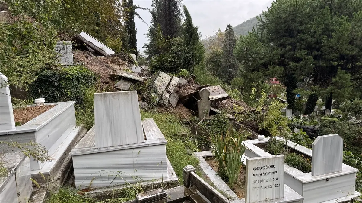 Zonguldak\'ta Kuvvetli Yağış: 4 Ev Boşaltıldı