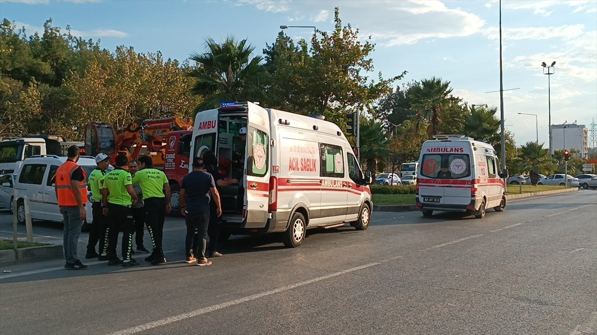 Adıyaman\'da Trafik Kazası: 2 Yaralı