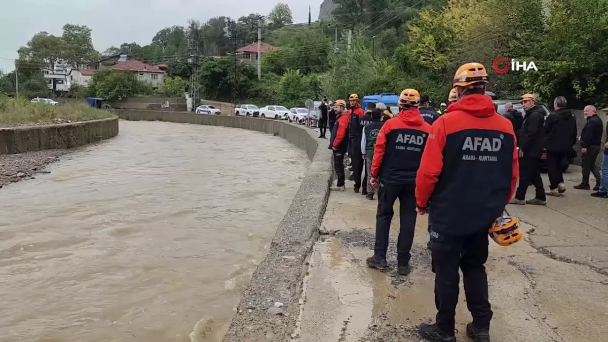 AFAD Başkanı Memiş, Ilıksu\'da incelemelerde bulundu