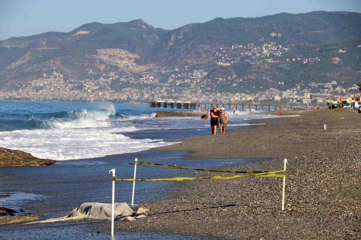 Alanya\'da Gençlerin Cesedi Göz Ardı Edildi