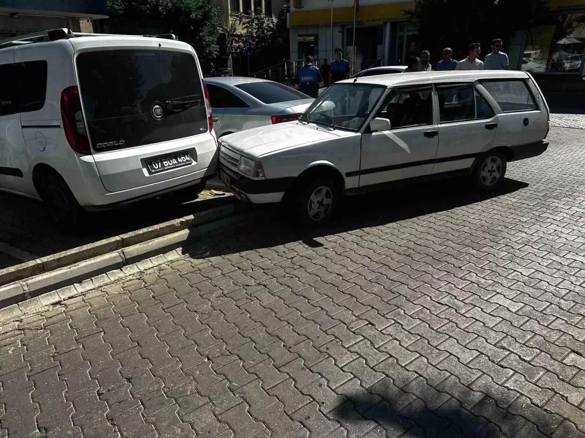 Alkollü Sürücü, Belediye Başkanının Makam Arabasına Çarptı