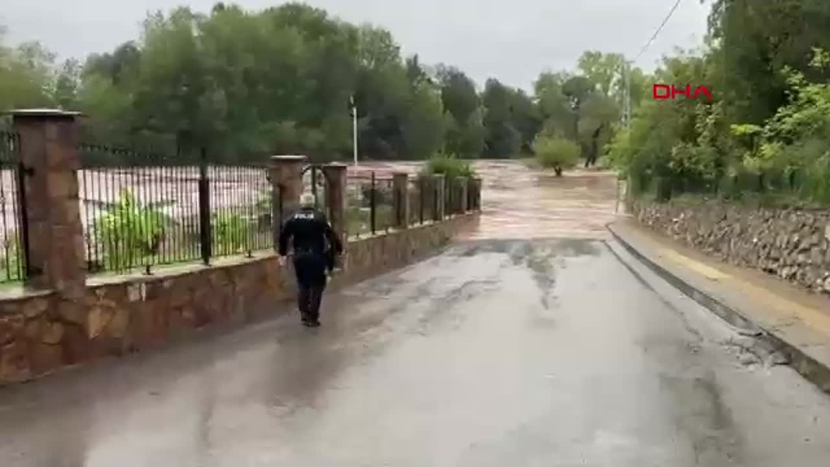 Bartın\'da Sel: Irmak Seviyesi 3 Metre Yükseldi