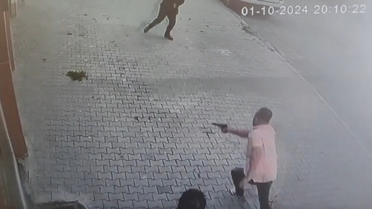 Beylikdüzü\'nde Kanlı Kavga: Bir Kişi Silahla Vuruldu