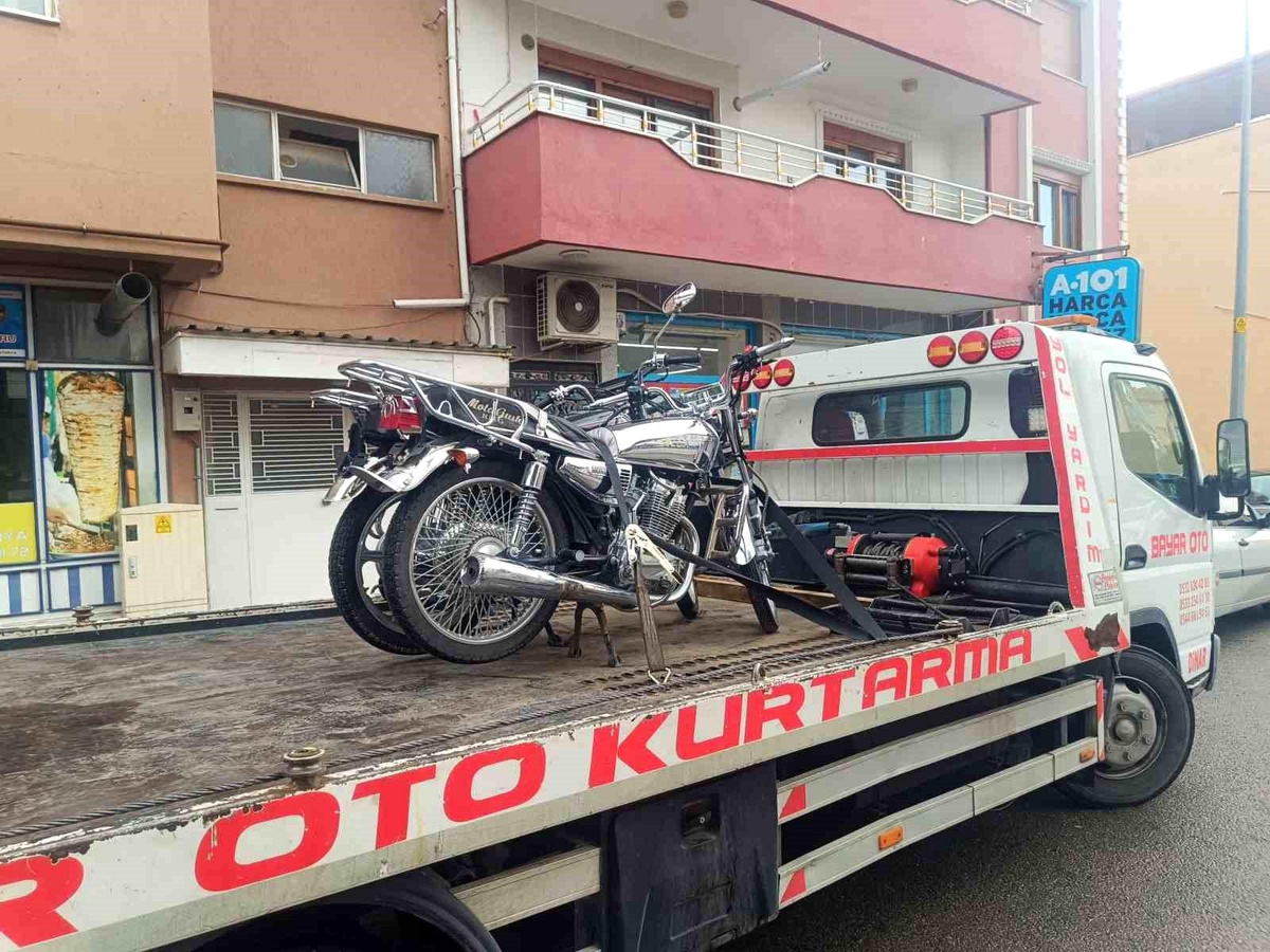 Dinar\'da Motosiklet Denetimi: 8 Araç Men Edildi