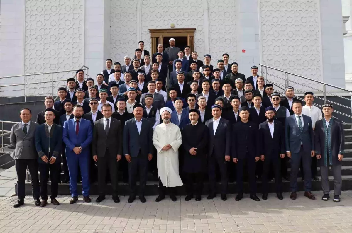 Diyanet Başkanı Erbaş Astana\'da Ziyaretlerde Bulundu