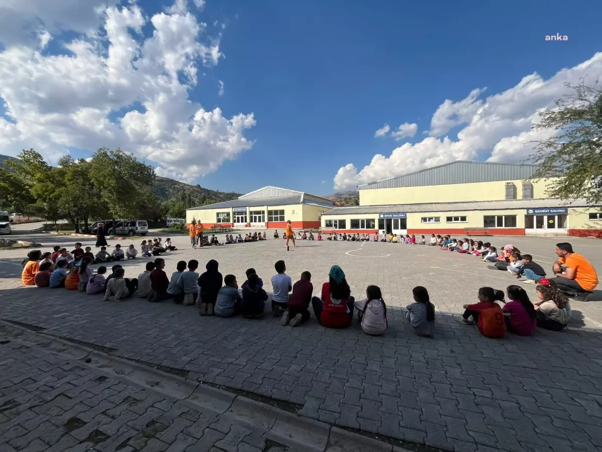 Dünya İnsani Dayanışma Derneği, Bitlis\'te Yeni Bir Okul Açıyor