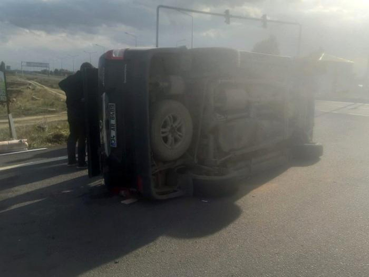 Kars\'ta Trafik Kazası: Maddi Hasar Var