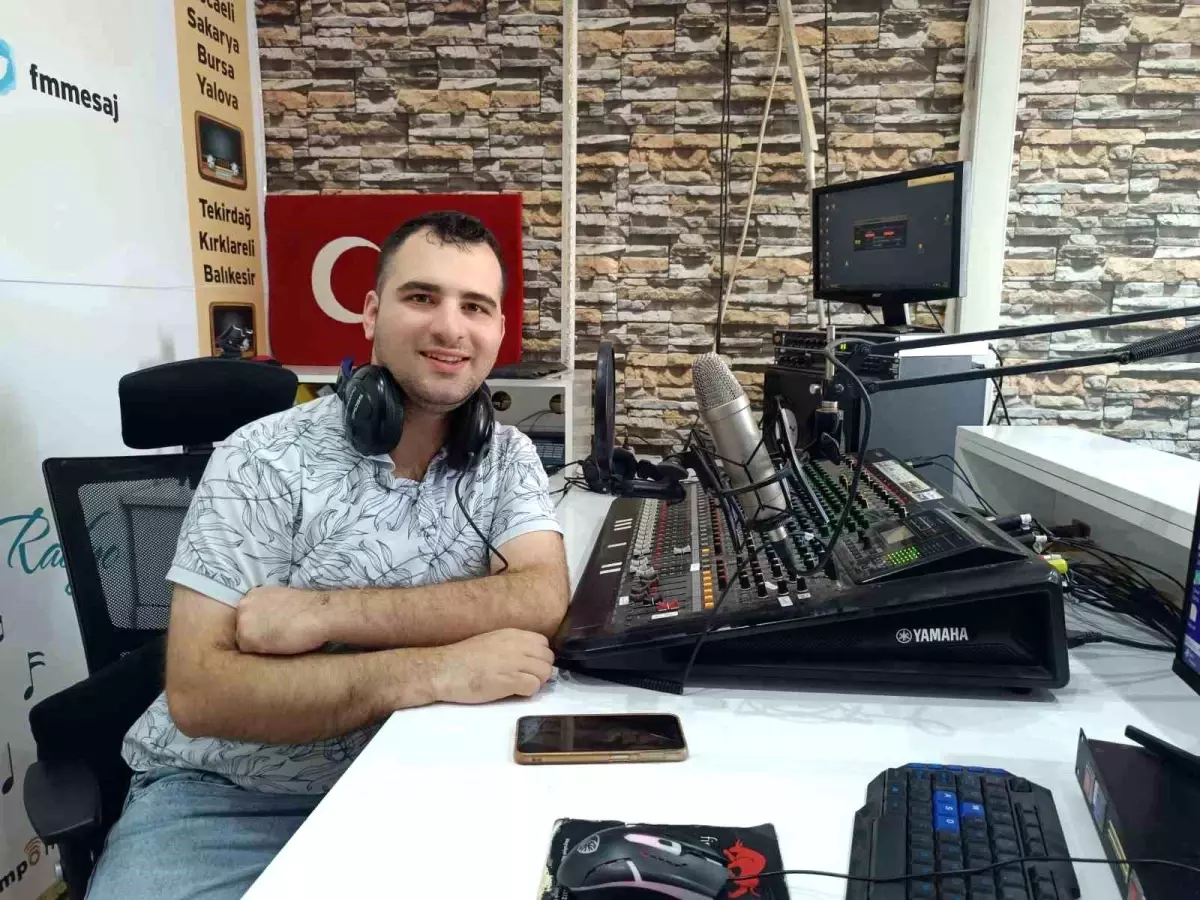 Muhammed Emirhan Güngör: İlk Otizmli Radyo Programcısı