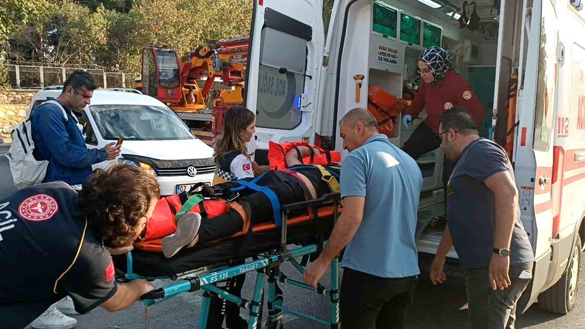Adıyaman\'da Trafik Kazası: 2 Yaralı