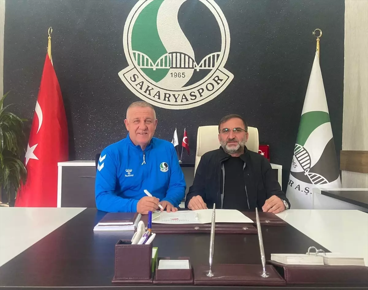 Sakaryaspor\'un Yeni Teknik Direktörü Mesut Bakkal