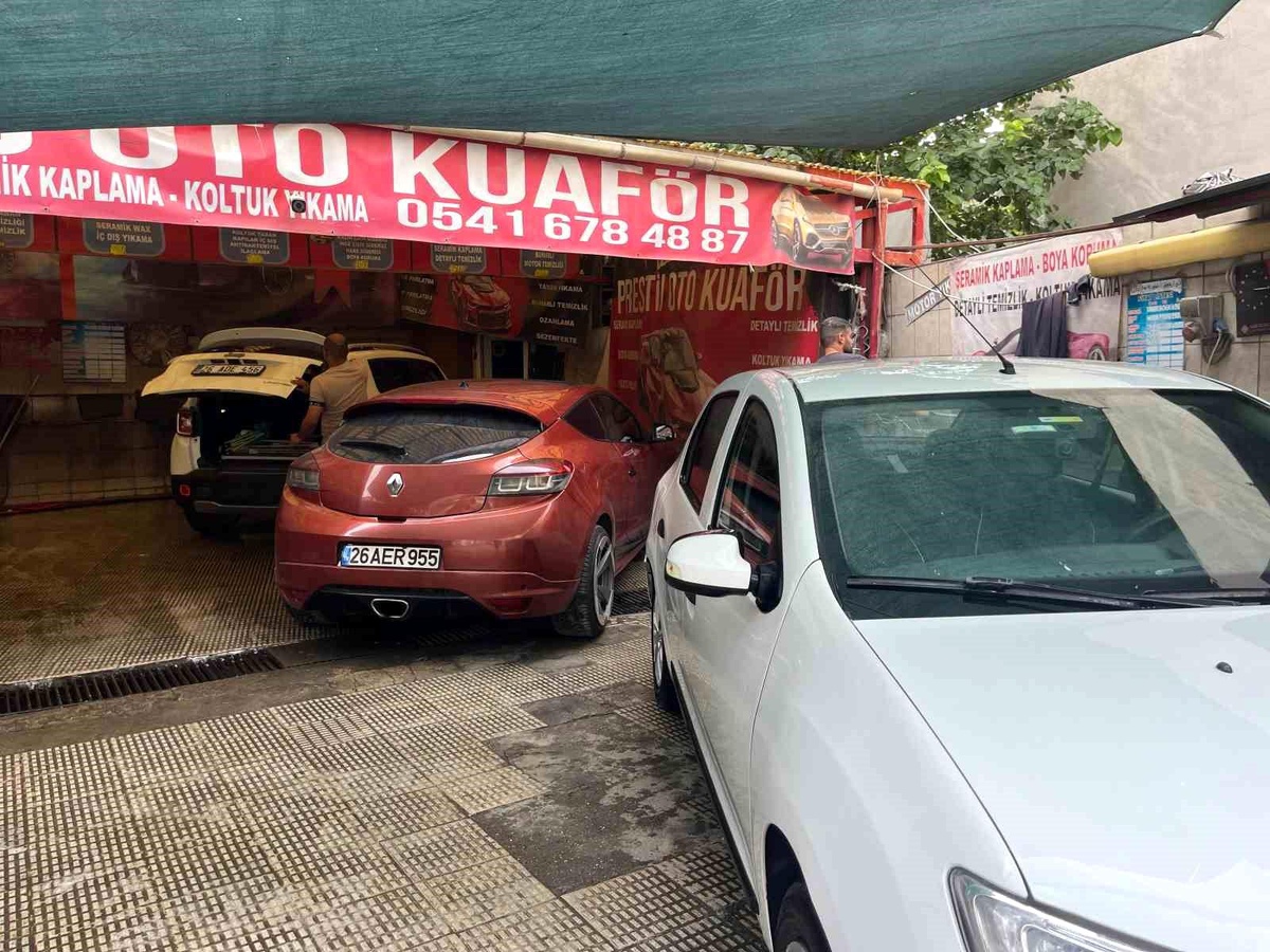 Eskişehir\'de Oto Yıkama Esnafı Kış Zorluğuna Dikkat Çekti