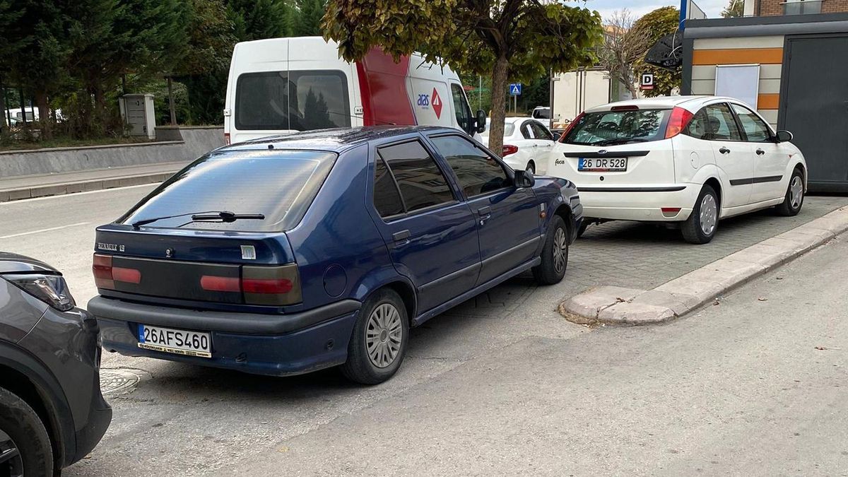 Eskişehir\'de Duyarsız Park Sorunu