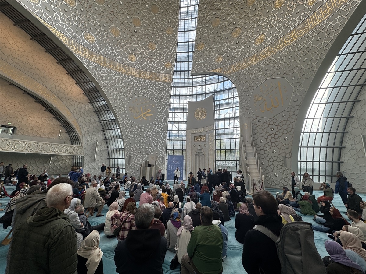 Açık Cami Günü\'nde Yoğun İlgi