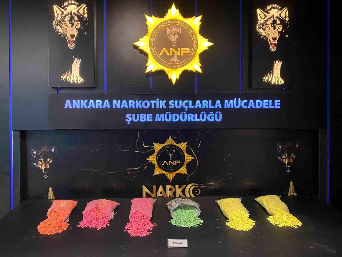 Ankara\'da Uyuşturucu Operasyonu: 28 Bin Ecstasy Hap Ele Geçirildi