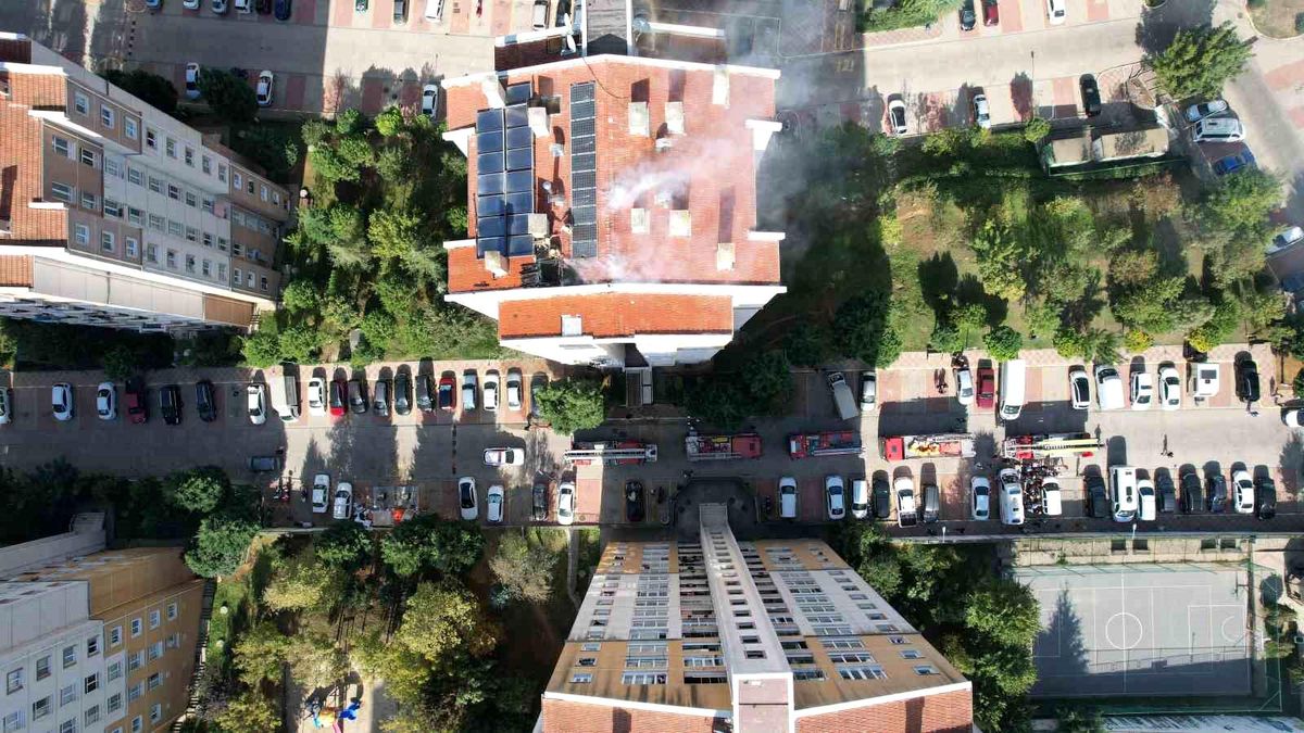 Başakşehir\'de Yangın Paniği